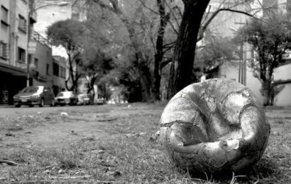 Criança de dois anos morre após levar bolada na cabeça durante jogo de futebol no Rio Grande do Sul