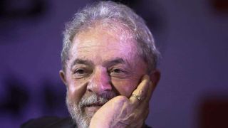 Lula diz que está apaixonado e que vai se casar