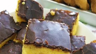 Receita de Bolo de Cenoura com Calda Crocante de Chocolate