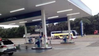 Torcedores do River Plate são detidos após praticar furto em conveniência de posto às margens da BR-153