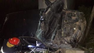 FOTOS: Carro cai de ponte na BR-116 e deixa motorista ferido em Tapes