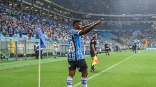 Marinho está sendo ingrato com Renato e com a direção do Grêmio